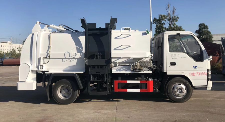 慶鈴4.2方餐廚垃圾車(chē)