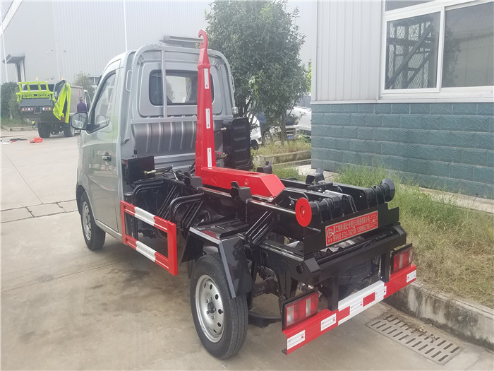長(zhǎng)安后雙輪車(chē)廂可卸式垃圾車(chē)