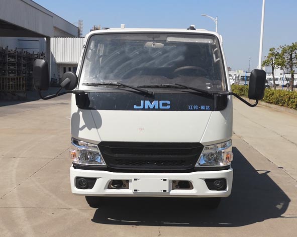 江鈴雙排防撞緩沖車(chē)