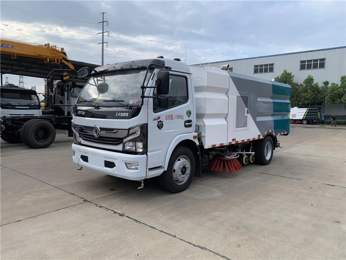 洗掃車(chē)、掃路車(chē)