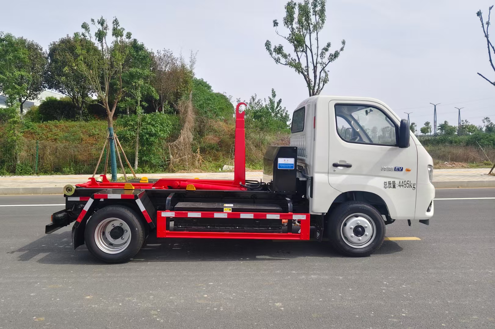 福田純電動(dòng)垃圾車