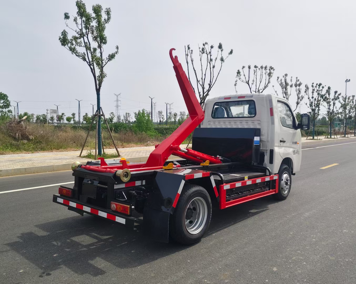 福田純電動(dòng)垃圾車